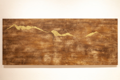Elena Lavellés // La ausencia es, 2022 // Proyecto Ruina Montium. Una estratigrafía áurea // Temple al huevo y pigmentos // 94x220 cm